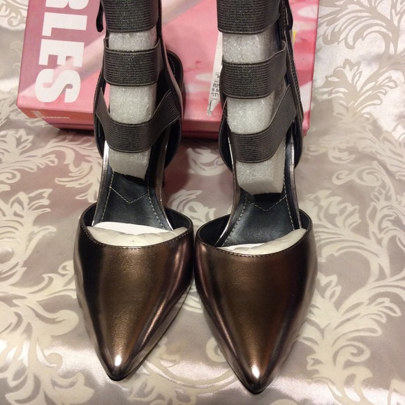 Style Charles Pewter-Me Heels - Picture 4 of 6